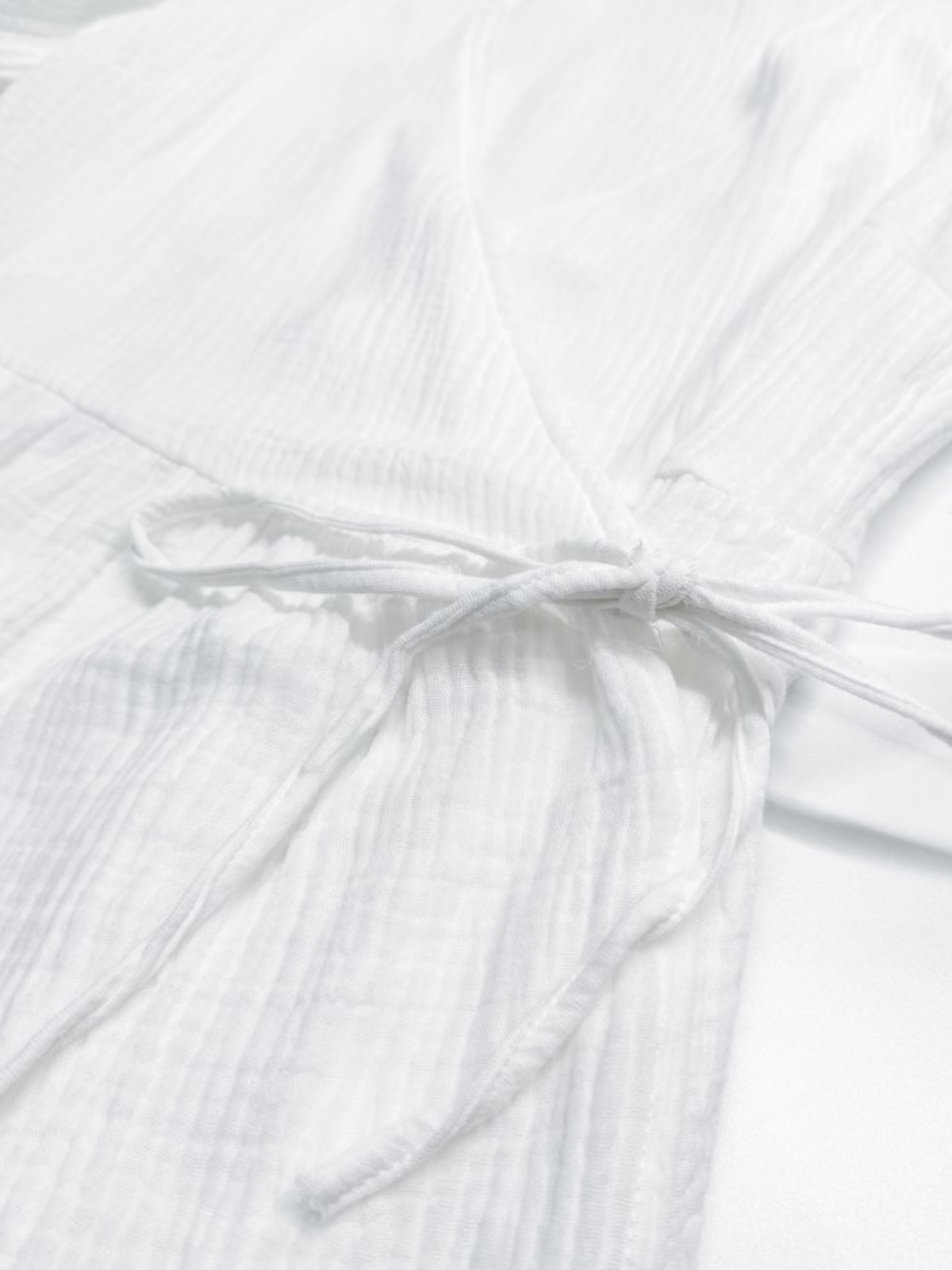 Wickelkleid für die Schwangerschaft aus Baumwolle mit Puffärmeln