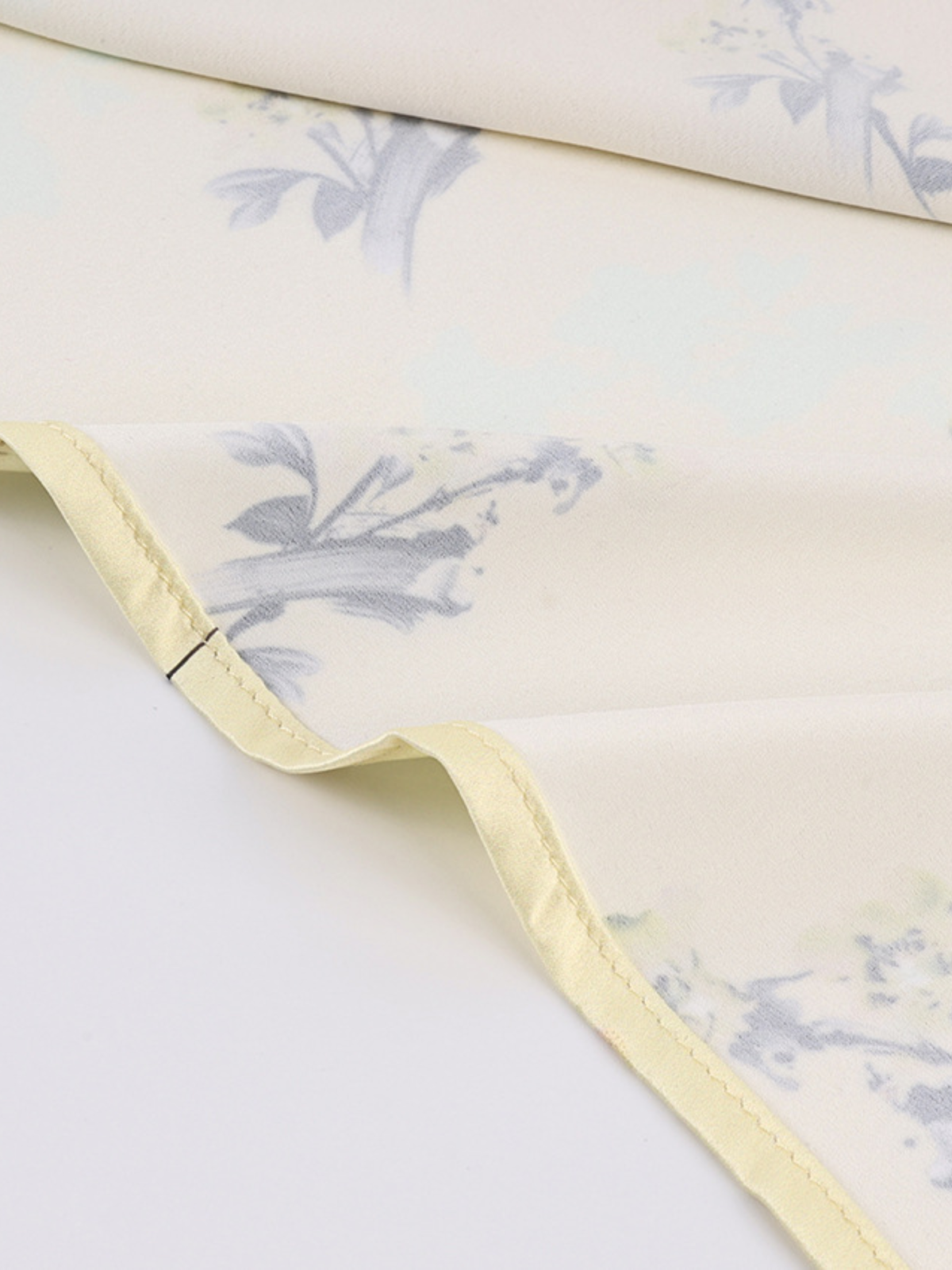Umstandskleid geblümt als Slip Dress mit Spitzen-V-Ausschnitt
