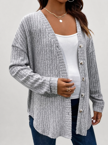 Strickjacke für die Schwangerschaft aus Rippstrick mit V-Ausschnitt