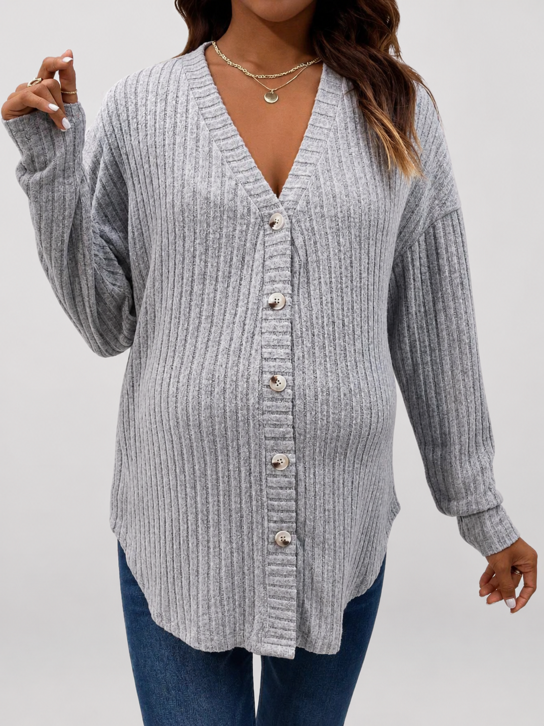 Strickjacke für die Schwangerschaft aus Rippstrick mit V-Ausschnitt