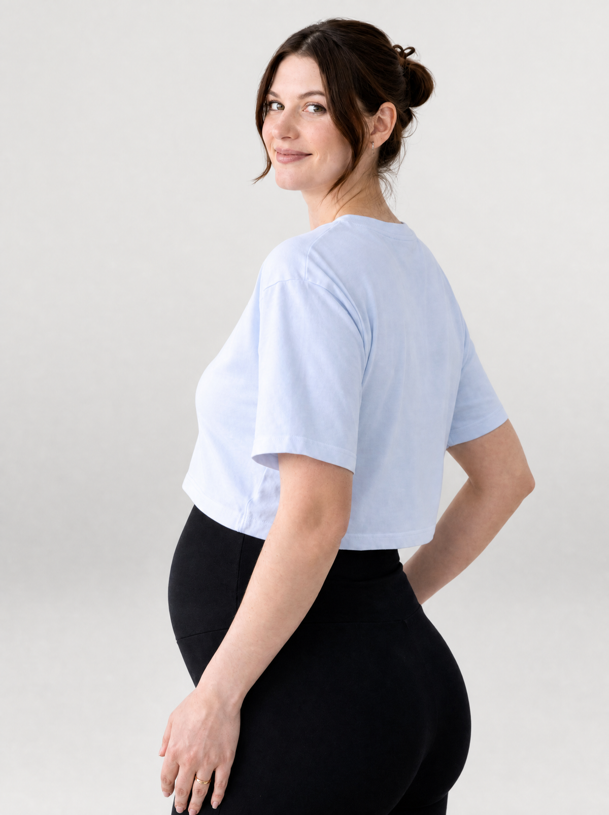 Crop Top Damen als Umstandstop mit kurzen Ärmeln und Rundhals
